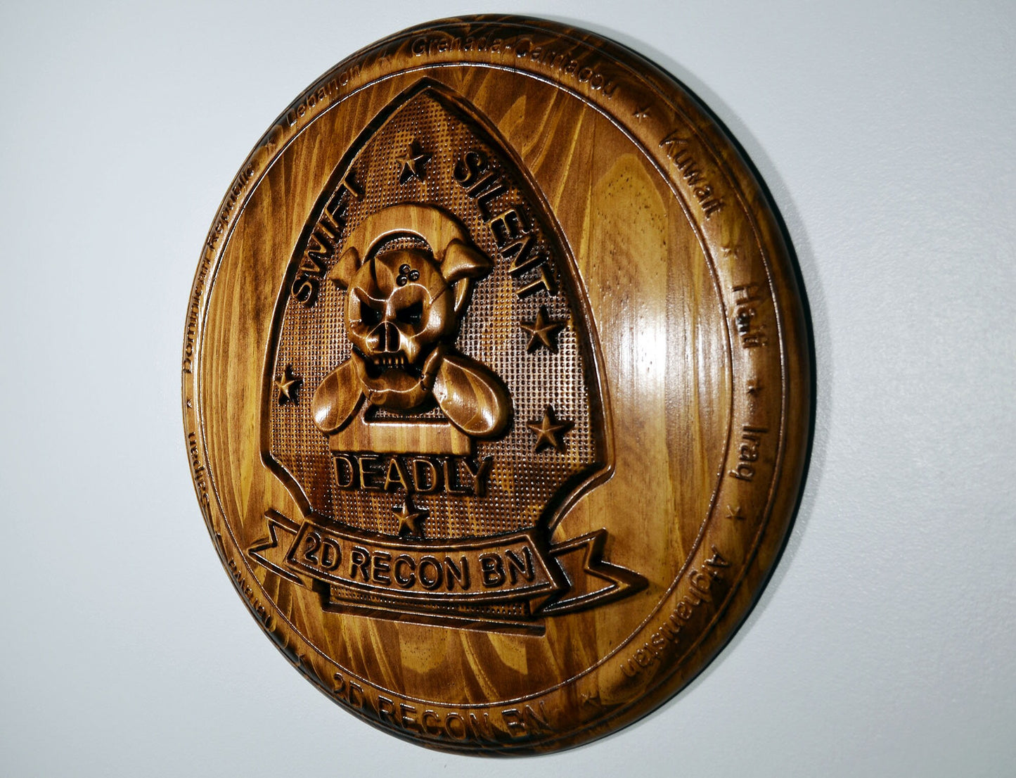 USMC 2nd Reconnaissance Battalion, Marine Corps Special Forces, stained 3d wood carving, military plaque