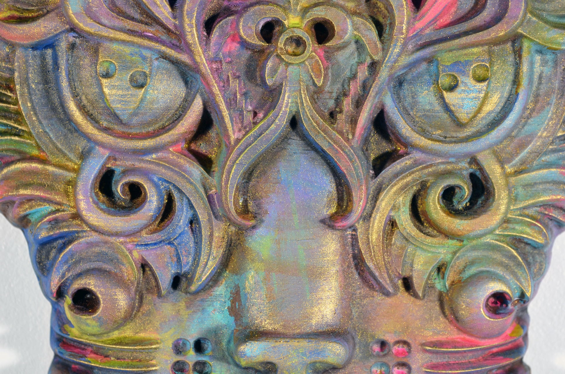 Cat face painted 3d wood carving