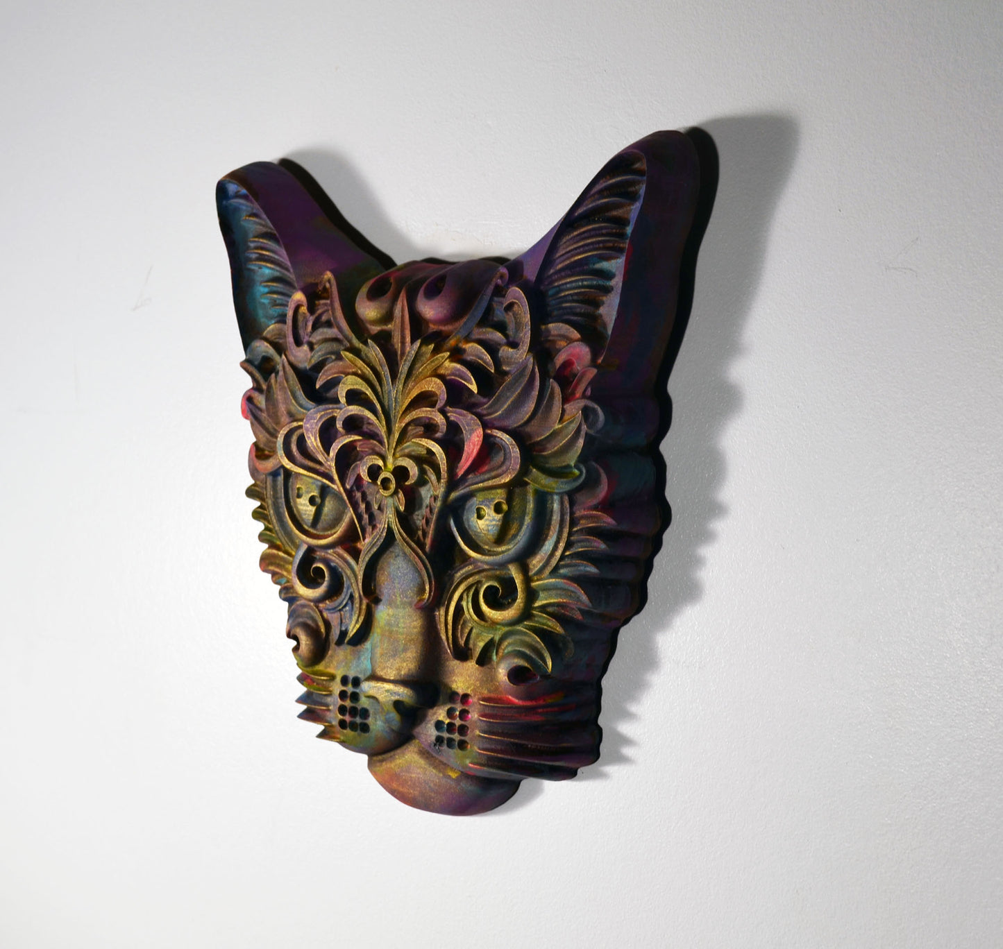 Cat face painted 3d wood carving