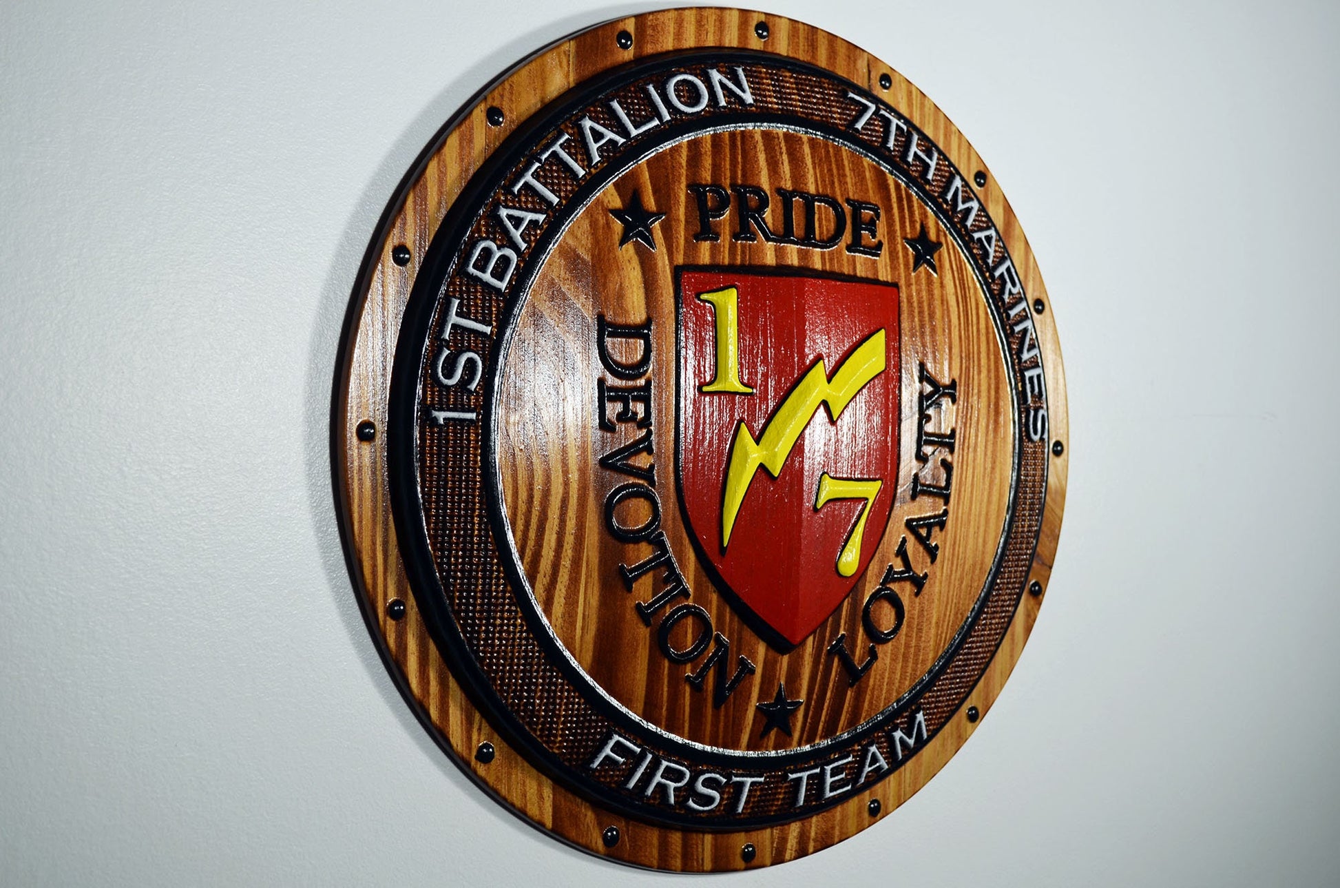 USMC 1st Battalion 7th Marines , 3d wood carving Painted Shield, military plaque