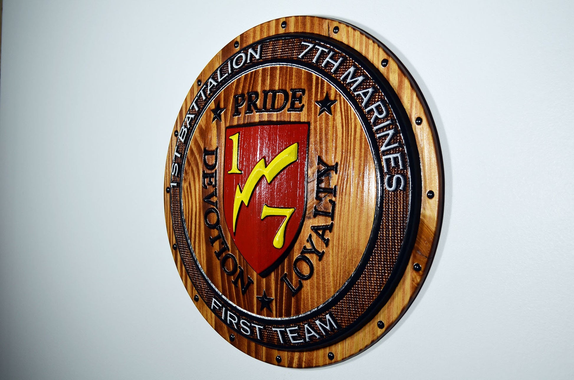USMC 1st Battalion 7th Marines , 3d wood carving Painted Shield, military plaque